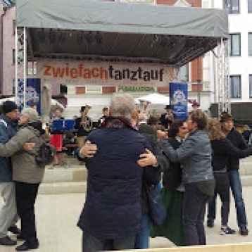 Couples dance to "Zwiefach" a highly offbeat Volkstanz.